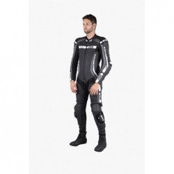 Motorcycle clothing rental: full suit, helmet and back protector